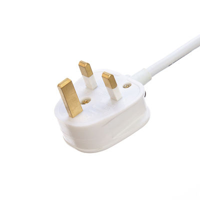 Faixa de alimentação padrão da UE com 4 tomadas Proteção contra sobretensão Switch USB A Portas de saída H05VV-F 3x1.25MM2 Cabo e UK 3 Pin Plug