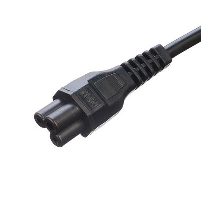 Commercial 3 Pin 16A Plug C5 Clover Connector Preto Italia Cordão de extensão padrão Leads IMQ Cordão de alimentação H05vv-f 3g 0.75mm2